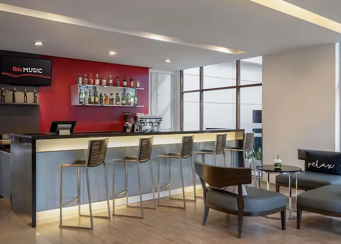 Ibis Riverside 3*