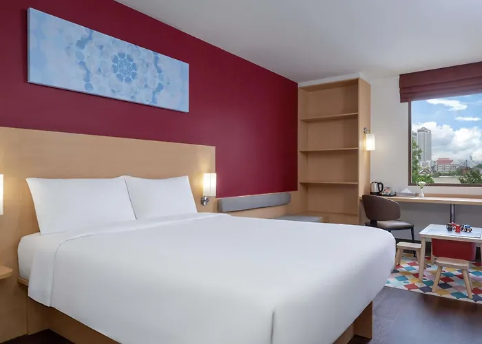 Ibis Riverside Hotel 3*