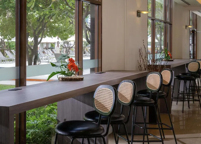 Ibis Riverside 3*
