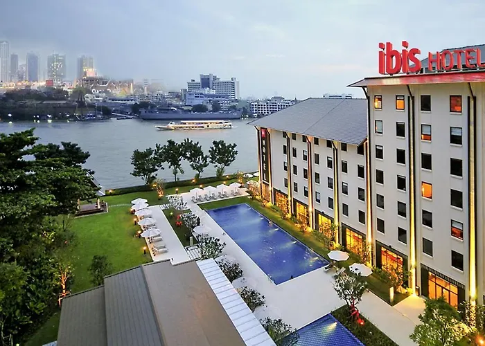 Hotel Ibis Riverside 3*